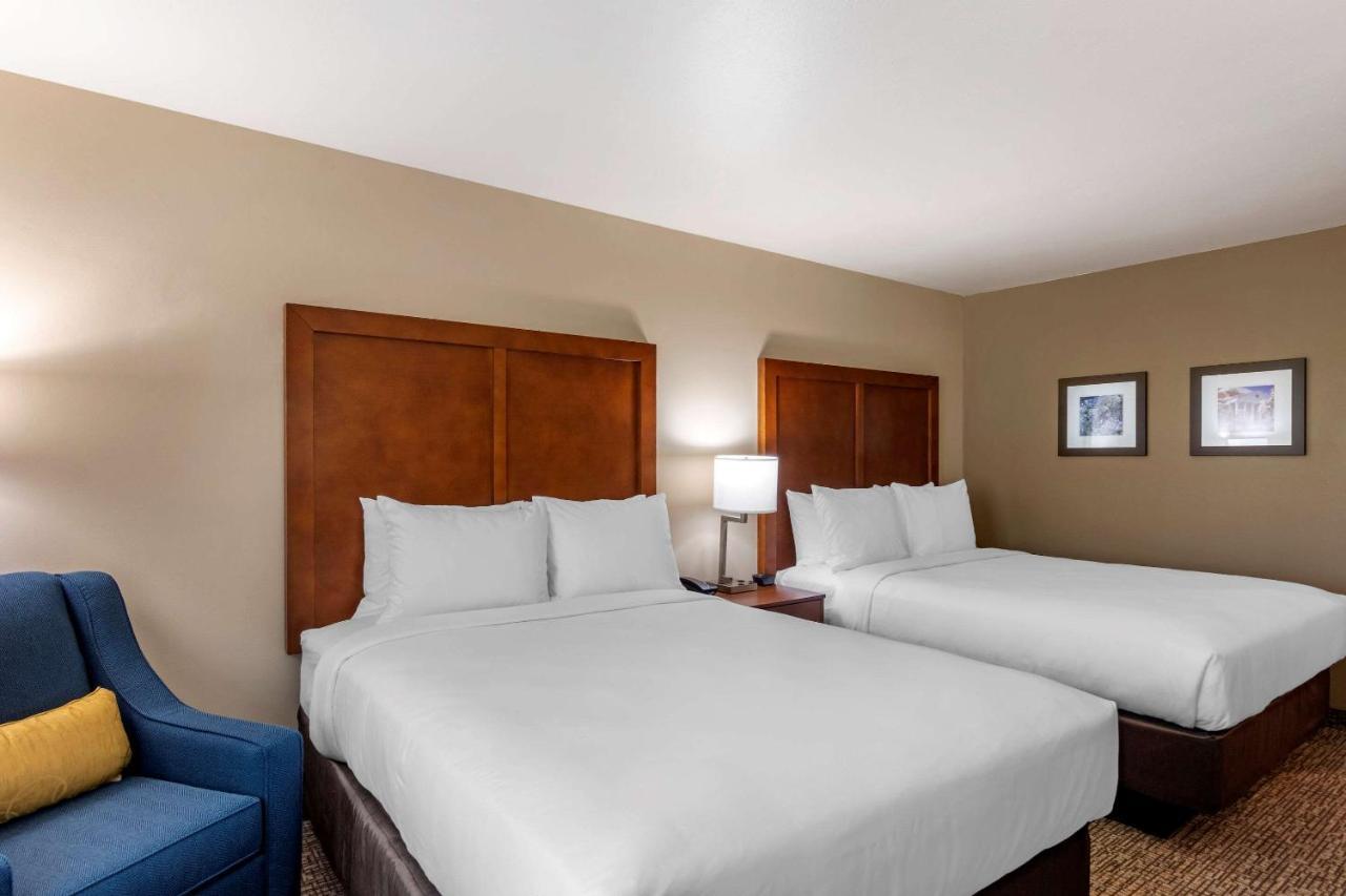 Comfort Inn & Suites Charlottesville Exterior foto
